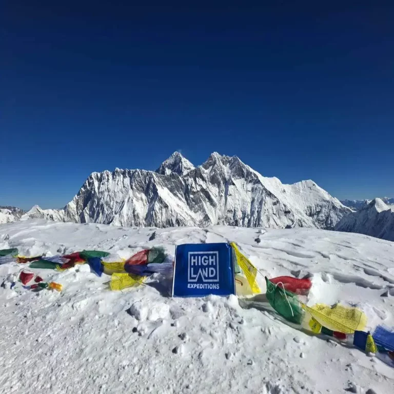 Amadablam-Expedition-Summit